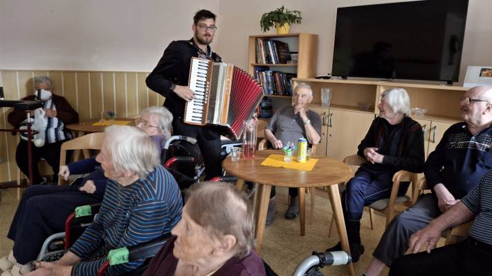 Návštěva harmonikáře pana Kopáčka