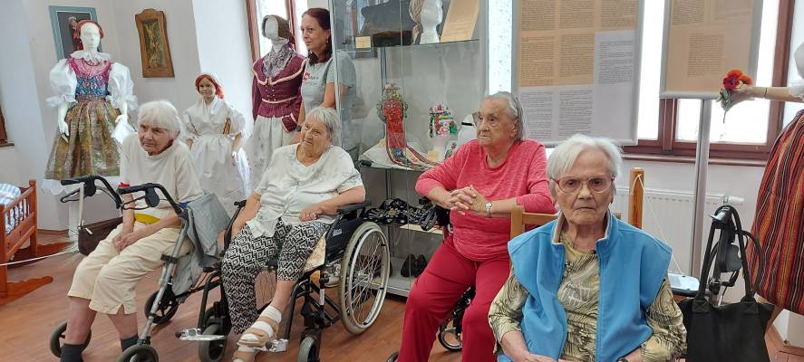 Výstava lidových krojů v Plané nad Lužnicí