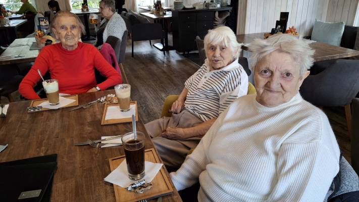 Posezení v restauraci Černá perla