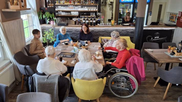 Posezení v restauraci Černá perla