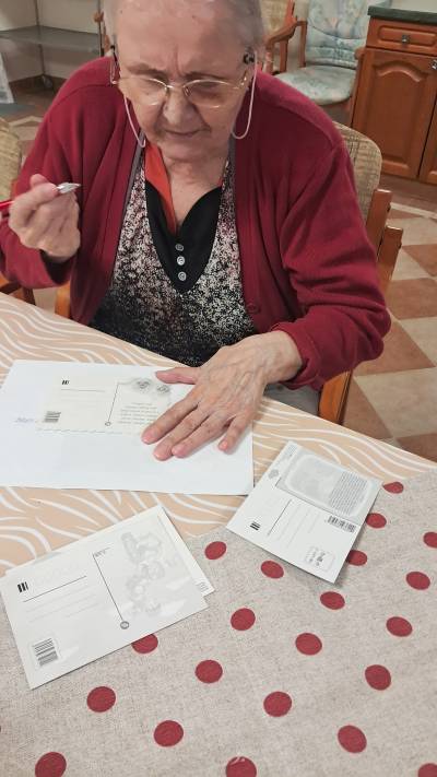 Psali jsme pohledy naším blízkým