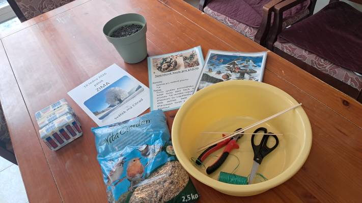 Smyslová aktivizace - výroba semínkových koulí