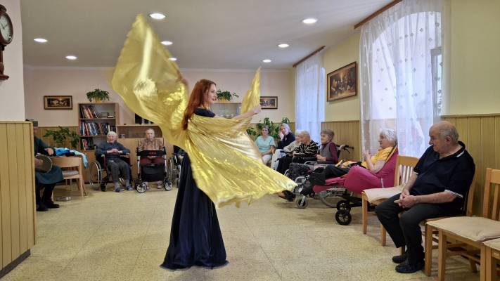 Orientální tanečnice Dei Gratia