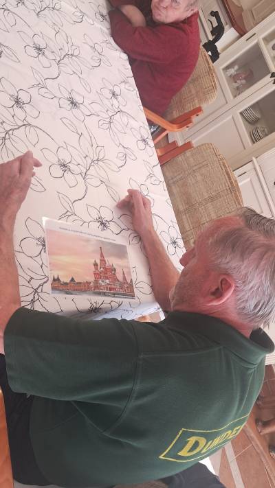 Klienti poznávali města na fotografiích