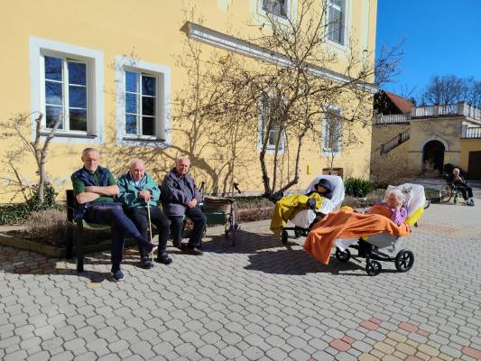 Vycházky na jarní sluníčko