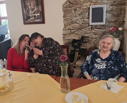 Narozeninové posezení s hudebním vystoupením