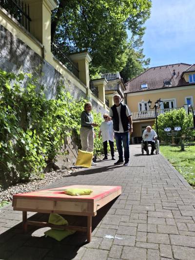 Zámkem křížem krážem - cornhole
